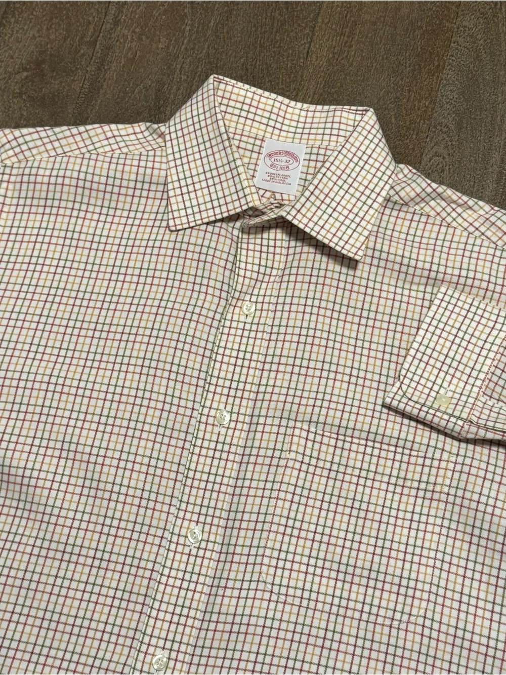 Brooks Brothers Men’s Button Down Shirt Cream Red Green Size 15 1/2-32